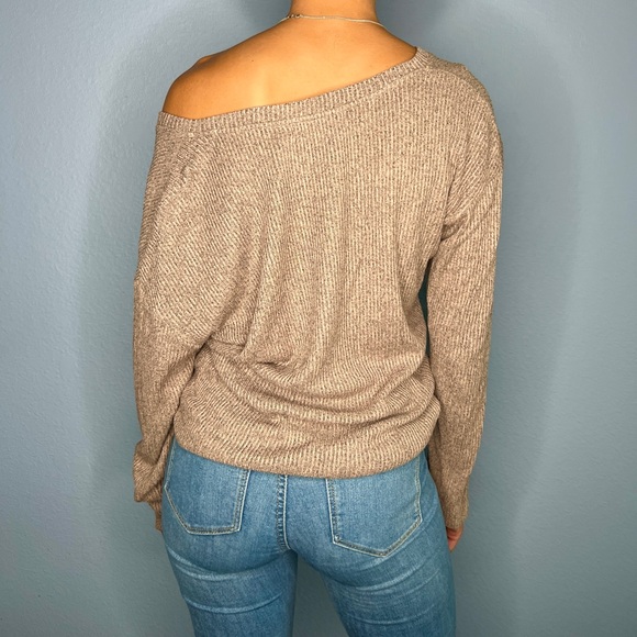 Fashionable V-Neck Tan Long Sleeve - Picture 2 of 2